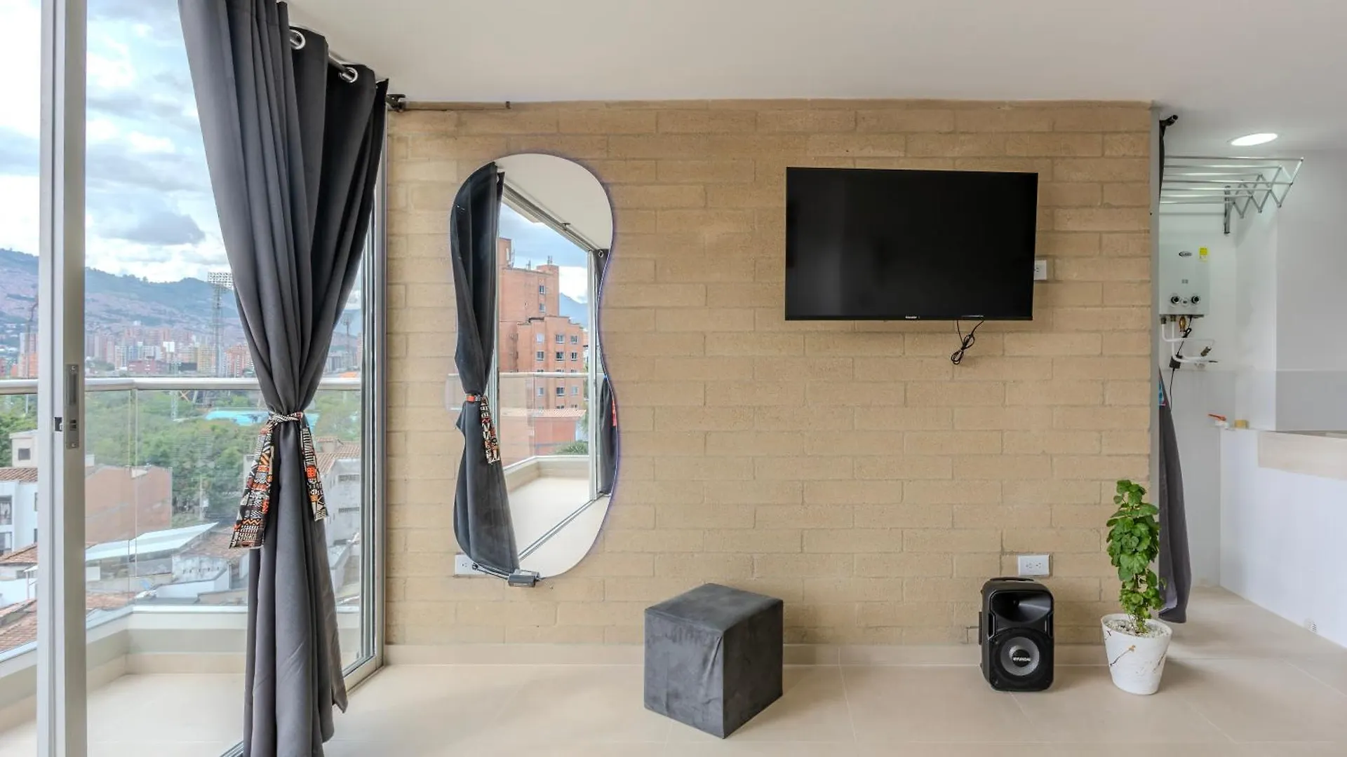 Mirador Del Laureles, Ac, Piscina, Parqueadero 701 Apartment Medellin